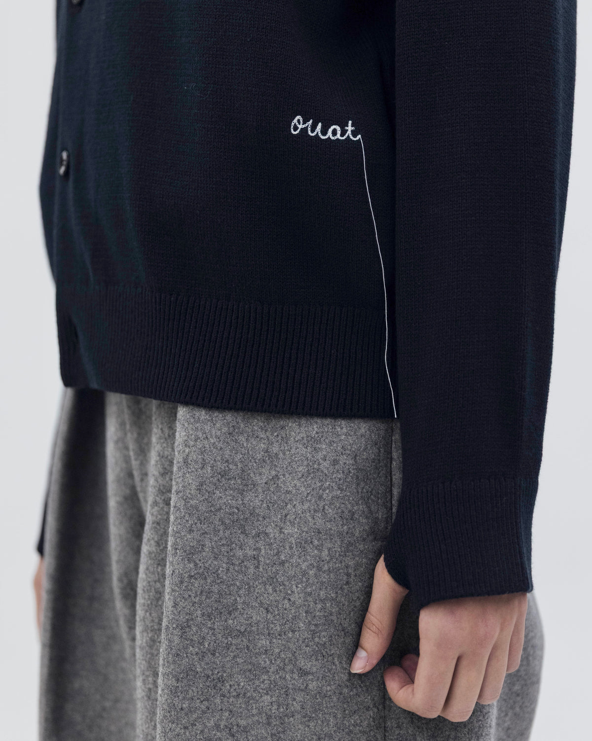 CREWNECK CARDIGAN